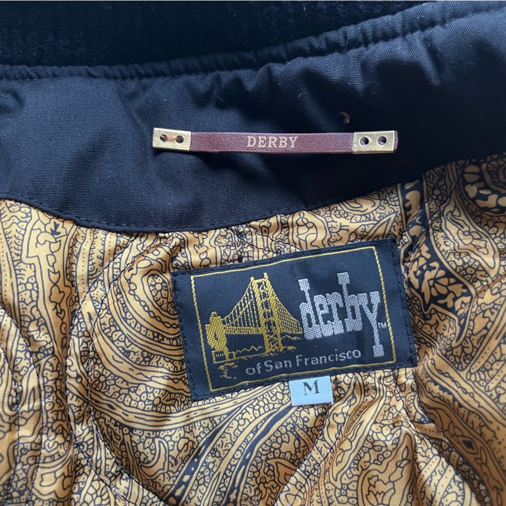 Derby of San Francisco . Incredible shape . Iconic black  size M